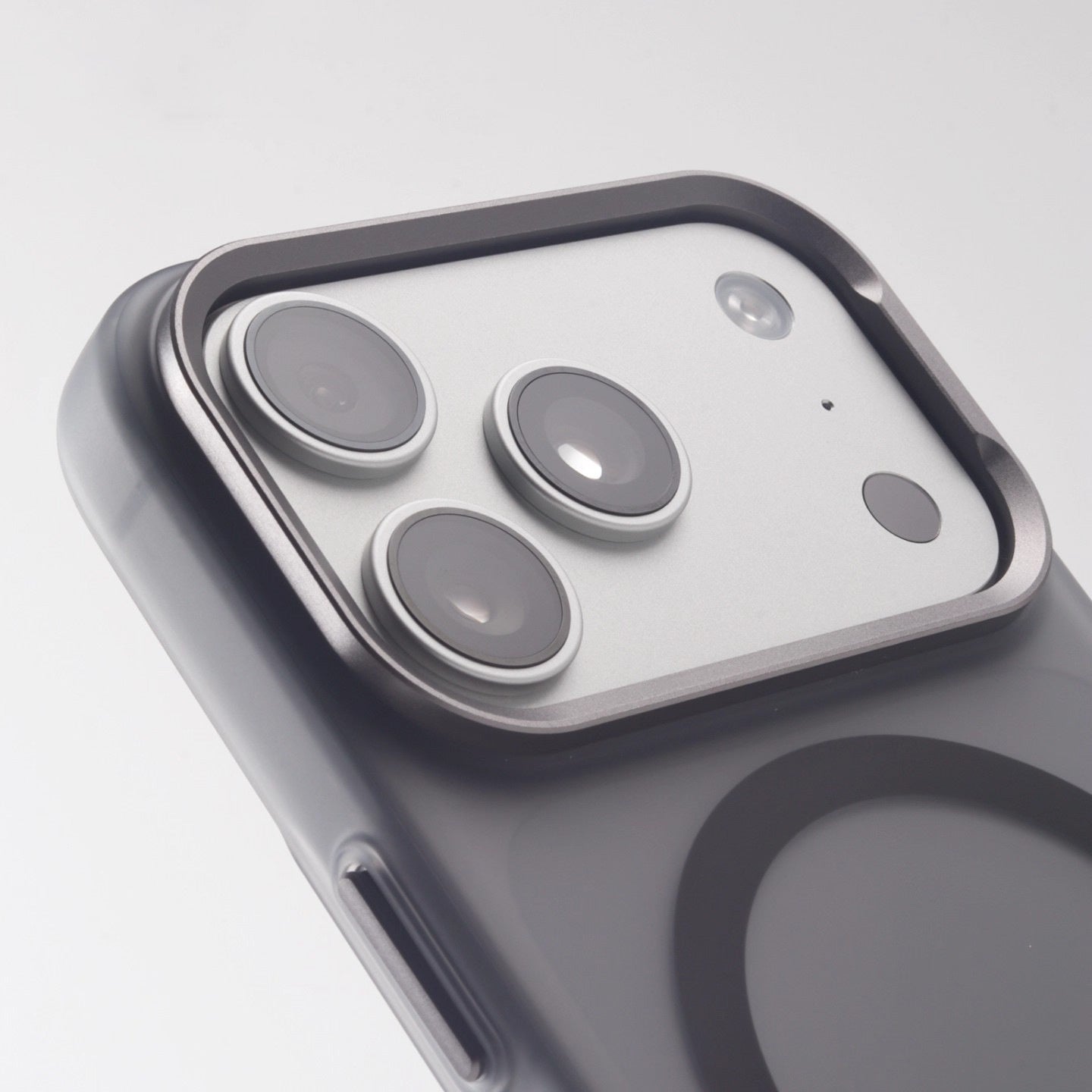 Magnetyczne matowe etui do iPhone 17 Pro Max